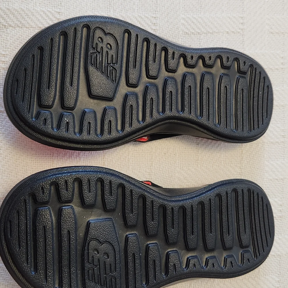 New Balance Fli Flops Size 11